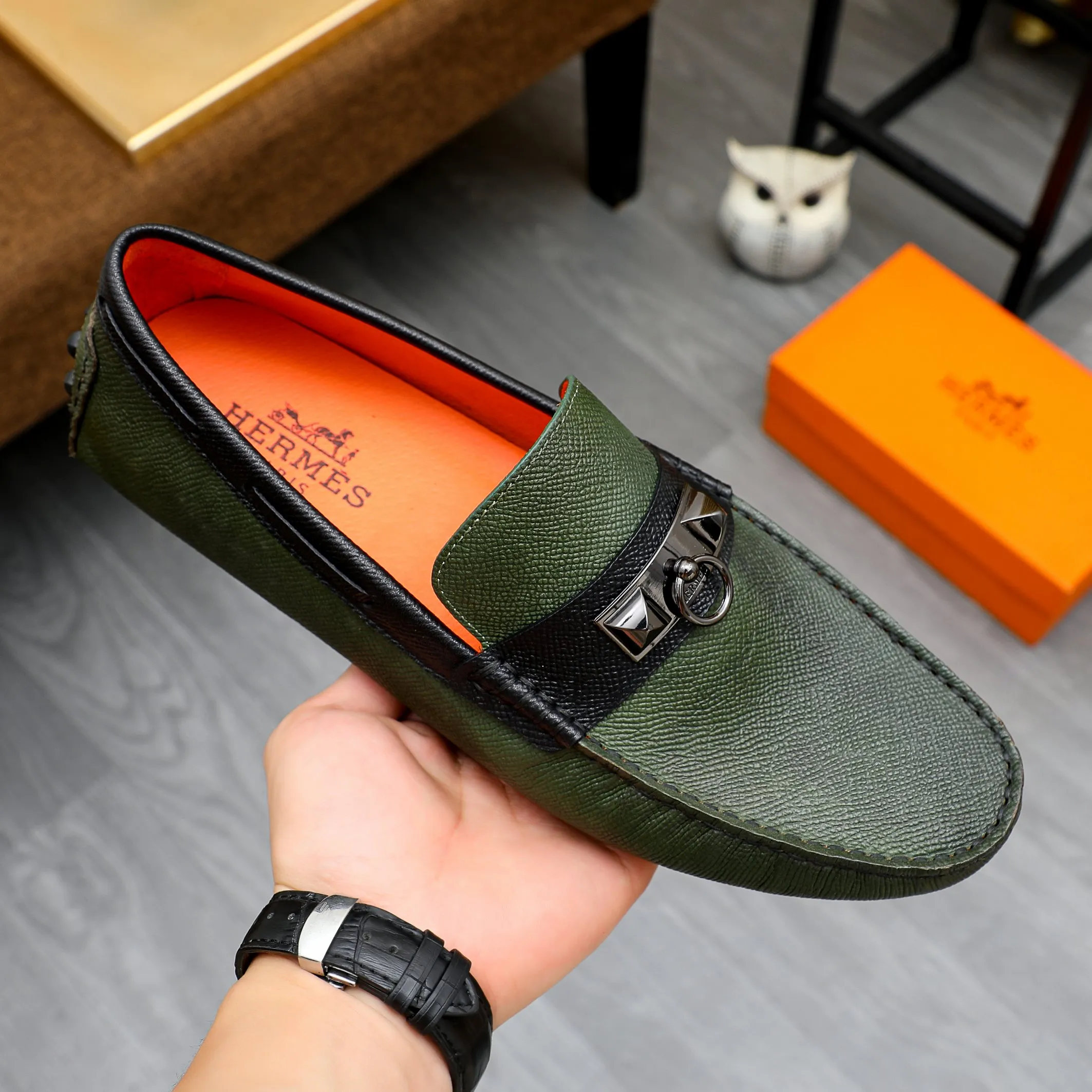 Factory price 380 🕷🕷【HERMES】The same style as Hermès counters🇨🇳Classic slip-on shoes 1:1 mold opening💯Original quality🍓Using imported first-layer cowhide🍅pig skin lining🌶🌶Super high-end men's leather shoes🇨🇳Solid and stable Very special🍇 Available in green! Code number 38-44 (45.46.47. Can be customized)